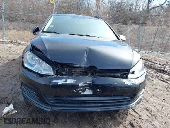 ✅ 2015 Volkswagen Golf SE • VIN: 3VWCA7AUXFM507334 • Lot: 41680567. Listed on IAAI with 152,211 mi. Free auction sales archive from the USA and detailed vehicle history report at DreamBid. Image 12.