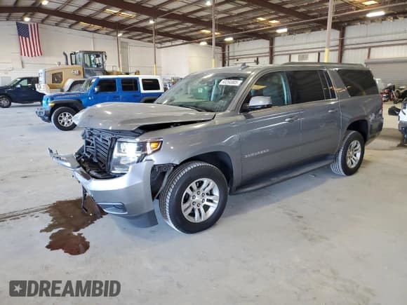 ✅ 2019 Chevrolet Suburban LS • VIN: 1GNSCGKC9KR298926 • Lot: 93260805. Wystawiony na Copart z przebiegiem 104 706 mil. Bezpłatny archiwum sprzedaży aukcyjnych z USA i szczegółowy raport historii pojazdu na DreamBid. Zdjęcie 1.