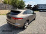 ✅ 2017 Jaguar F-Pace 35t Premium • VIN: SADCJ2BV7HA499324 • Lot: 42878561. Wystawiony na IAAI z przebiegiem 108 207 mil. Bezpłatny archiwum sprzedaży aukcyjnych z USA i szczegółowy raport historii pojazdu na DreamBid. Zdjęcie 4.