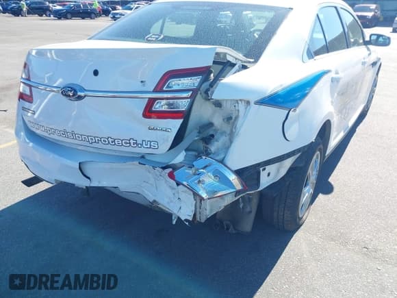 ✅ 2013 Ford Police Interceptor • VIN: 1FAHP2L83DG175910 • Lot: 43615458. Wystawiony na IAAI z przebiegiem 175 910 mil. Bezpłatny archiwum sprzedaży aukcyjnych z USA i szczegółowy raport historii pojazdu na DreamBid. Zdjęcie 6.