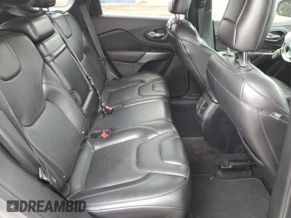 ✅ 2019 Jeep Cherokee Limited • VIN: 1C4PJMDN2KD133685 • Лот: 85323275. Опубликован ранее на Copart с пробегом 92 566 миль. Бесплатный доступ к архиву аукционных продаж из США и подробный отчёт об истории автомобиля на DreamBid. Изображение 11.