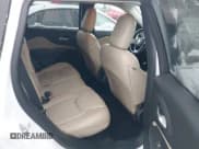 ✅ 2016 Jeep Cherokee Limited • VIN: 1C4PJMDS4GW300243 • Lot: 43831215. Wystawiony na IAAI z przebiegiem 341 024 mil. Bezpłatny archiwum sprzedaży aukcyjnych z USA i szczegółowy raport historii pojazdu na DreamBid. Zdjęcie 8.