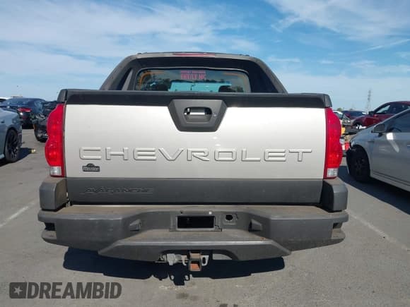 ✅ 2004 Chevrolet Avalanche Z66 • VIN: 3GNEC12T04G331664 • Lot: 43056675. Listed on IAAI with 209,767 mi. Free auction sales archive from the USA and detailed vehicle history report at DreamBid. Image 17.