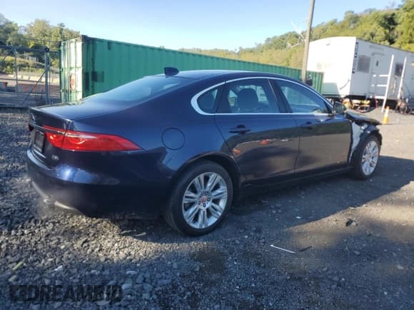 ✅ 2017 Jaguar XF 35t Premium • VIN: SAJBJ4BV8HCY28296 • Lot: 71672155. Wystawiony na Copart z przebiegiem 79 071 mil. Bezpłatny archiwum sprzedaży aukcyjnych z USA i szczegółowy raport historii pojazdu na DreamBid. Zdjęcie 3.