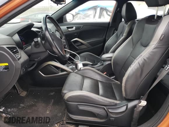 ✅ 2016 Hyundai Veloster Turbo • VIN: KMHTC6AE5GU270521 • Lot: 83511334. Listed on Copart with 197,171 mi. Free auction sales archive from the USA and detailed vehicle history report at DreamBid. Image 7.