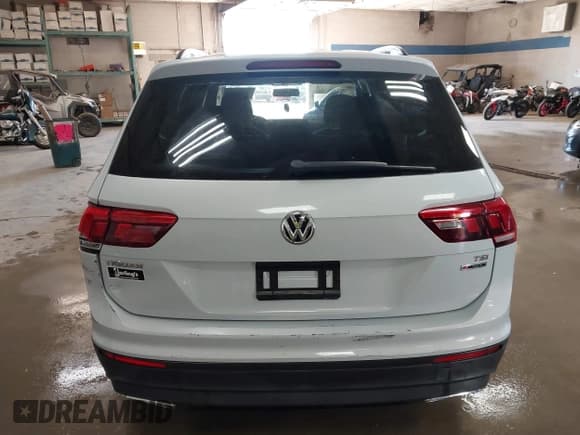 ✅ 2018 Volkswagen Tiguan S • VIN: 3VV0B7AX5JM108371 • Lot: 43047823. Listed on IAAI with 80,531 mi. Free auction sales archive from the USA and detailed vehicle history report at DreamBid. Image 16.