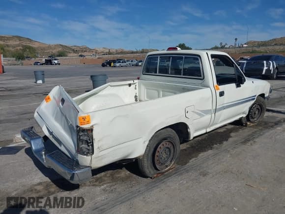 ✅ 1994 Toyota Pickup DX • VIN: JT4RN81P1R5194136 • Лот: 41848772. Опубликован ранее на IAAI с пробегом 170 759 миль. Бесплатный доступ к архиву аукционных продаж из США и подробный отчёт об истории автомобиля на DreamBid. Изображение 4.