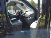 ✅ 2017 Ford Transit XL • VIN: 1FBZX2ZM3HKA20753 • Lot: 42340639. Wystawiony na IAAI z przebiegiem 322 450 mil. Bezpłatny archiwum sprzedaży aukcyjnych z USA i szczegółowy raport historii pojazdu na DreamBid. Zdjęcie 5.