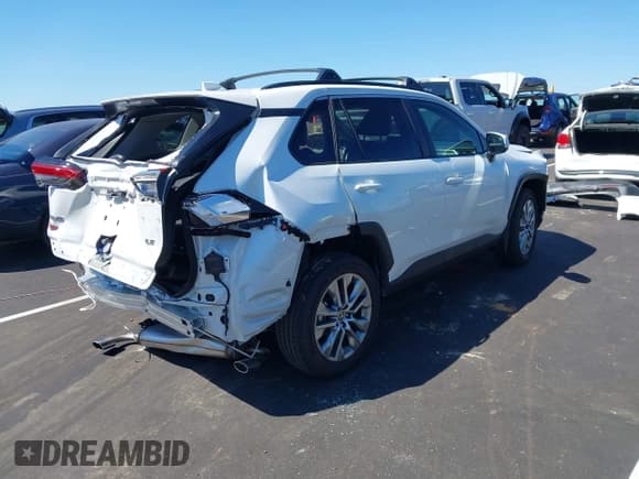 ✅ 2025 Toyota RAV4 XLE Premium • VIN: 2T3C1RFV4SW398314 • Lot: 43091988. Wystawiony na IAAI z przebiegiem 3 536 mil. Bezpłatny archiwum sprzedaży aukcyjnych z USA i szczegółowy raport historii pojazdu na DreamBid. Zdjęcie 4.