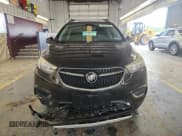 ✅ 2020 Buick Encore Preferred • VIN: KL4CJESB6LB326748 • Lot: 70831245. Wystawiony na Copart z przebiegiem 98 750 mil. Bezpłatny archiwum sprzedaży aukcyjnych z USA i szczegółowy raport historii pojazdu na DreamBid. Zdjęcie 5.