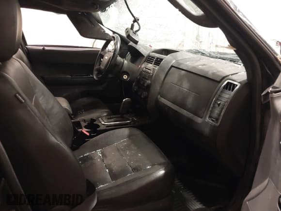 ✅ 2010 Ford Escape Limited • VIN: 1FMCU9EG9AKB89549 • Lot: 42128217. Listed on IAAI with 192,617 mi. Free auction sales archive from the USA and detailed vehicle history report at DreamBid. Image 5.