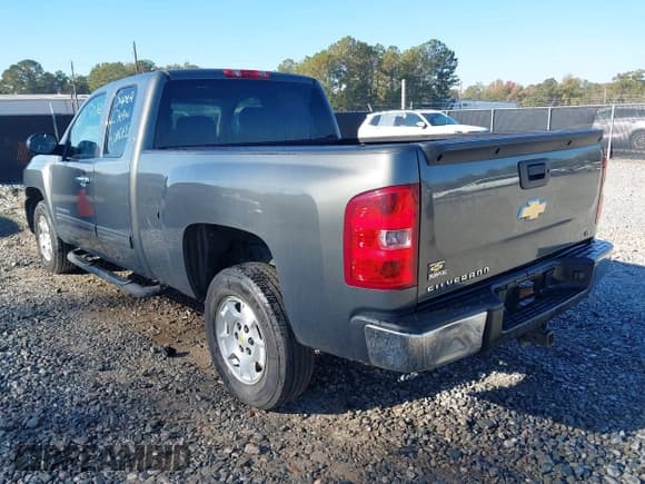 ✅ 2011 Chevrolet Silverado 1500 LT • VIN: 1GCRCSE05BZ308895 • Lot: 43647587. Listed on IAAI with 201,665 mi. Free auction sales archive from the USA and detailed vehicle history report at DreamBid. Image 3.