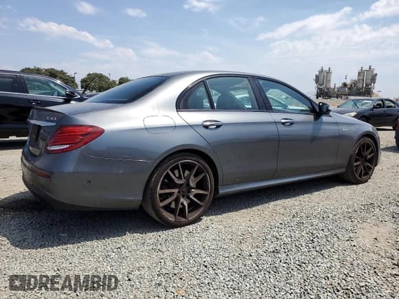 ✅ 2018 Mercedes-Benz E 43 AMG • VIN: WDDZF6EB7JA404000 • Лот: 67201345. Опубликован ранее на Copart с пробегом 113 277 миль. Бесплатный доступ к архиву аукционных продаж из США и подробный отчёт об истории автомобиля на DreamBid. Изображение 3.