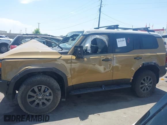 ✅ 2025 Toyota Land Cruiser 1958 Edition • VIN: JTEABFAJ5SK039629 • Lot: 42494089. Listed on IAAI with Not provided. Free auction sales archive from the USA and detailed vehicle history report at DreamBid. Image 14.