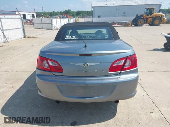 ✅ 2008 Chrysler Sebring Limited • VIN: 1C3LC65MX8N676610 • Лот: 42959725. Опубликован ранее на IAAI с пробегом 130 310 миль. Бесплатный доступ к архиву аукционных продаж из США и подробный отчёт об истории автомобиля на DreamBid. Изображение 16.