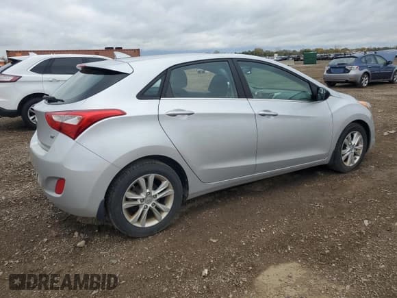 ✅ 2013 Hyundai Elantra • VIN: KMHD35LE8DU023596 • Lot: 82641785. Wystawiony na Copart z przebiegiem 87 244 mil. Bezpłatny archiwum sprzedaży aukcyjnych z USA i szczegółowy raport historii pojazdu na DreamBid. Zdjęcie 3.