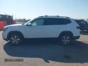 ✅ 2022 Volkswagen Atlas SE • VIN: 1V2LP2CA3NC553206 • Lot: 42608042. Listed on IAAI with 56,542 mi. Free auction sales archive from the USA and detailed vehicle history report at DreamBid. Image 13.