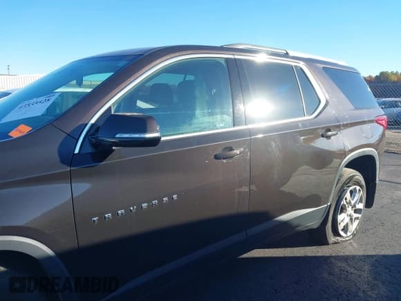 ✅ 2018 Chevrolet Traverse LT Cloth • VIN: 1GNERGKW0JJ147931 • Лот: 43533528. Опубликован ранее на IAAI с пробегом 140 844 миль. Бесплатный доступ к архиву аукционных продаж из США и подробный отчёт об истории автомобиля на DreamBid. Изображение 14.