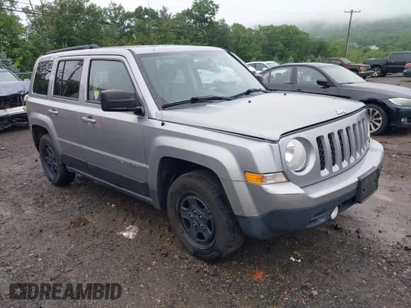 ✅ 2016 Jeep Patriot Sport • VIN: 1C4NJPBB0GD800486 • Лот: 42532852. Опубликован ранее на IAAI с пробегом 204 071 миль. Бесплатный доступ к архиву аукционных продаж из США и подробный отчёт об истории автомобиля на DreamBid. Изображение 1.