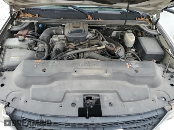 ✅ 2014 GMC Sierra 1500 • VIN: 1GT01ZC88EF185972 • Лот: 44773564. Опубликован ранее на Copart с пробегом 369 968 миль. Бесплатный доступ к архиву аукционных продаж из США и подробный отчёт об истории автомобиля на DreamBid. Изображение 11.