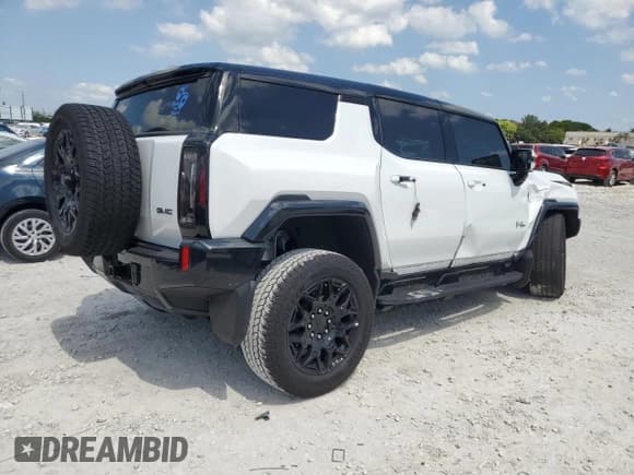 ✅ 2024 GMC Hummer EV 2X • VIN: 1GKB0NDE7RU110047 • Lot: 56966255. Wystawiony na Copart z przebiegiem 15 940 mil. Bezpłatny archiwum sprzedaży aukcyjnych z USA i szczegółowy raport historii pojazdu na DreamBid. Zdjęcie 3.