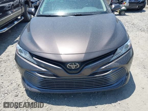 ✅ 2018 Toyota Camry LE • VIN: 4T1B11HK2JU033153 • Lot: 42605885. Listed on IAAI with 218,207 mi. Free auction sales archive from the USA and detailed vehicle history report at DreamBid. Image 12.