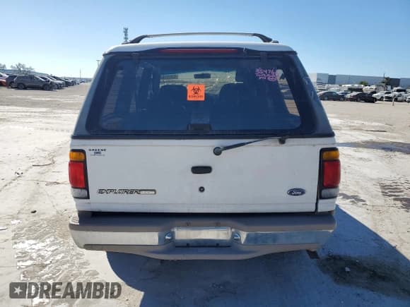 ✅ 1997 Ford Explorer XLT • VIN: 1FMDU32P0VUA26160 • Lot: 82038484. Listed on Copart with 147,133 mi. Free auction sales archive from the USA and detailed vehicle history report at DreamBid. Image 6.