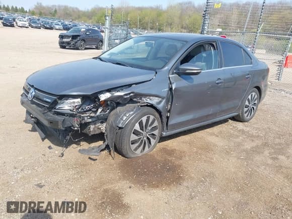 ✅ 2013 Volkswagen Jetta Hybrid SE • VIN: 3VW637AJ6DM300238 • Lot: 42112719. Listed on IAAI with 137,902 mi. Free auction sales archive from the USA and detailed vehicle history report at DreamBid. Image 2.