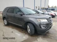 ✅ 2017 Ford Explorer XLT • VIN: 1FM5K8D83HGD51143 • Lot: 89840135. Wystawiony na Copart z przebiegiem 158 719 mil. Bezpłatny archiwum sprzedaży aukcyjnych z USA i szczegółowy raport historii pojazdu na DreamBid. Zdjęcie 4.