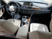 ✅ 2015 BMW 3 Series 328i xDrive • VIN: WBA3B5G53FNS17881 • Lot: 51799995. Wystawiony na Copart z przebiegiem 176 481 mil. Bezpłatny archiwum sprzedaży aukcyjnych z USA i szczegółowy raport historii pojazdu na DreamBid. Zdjęcie 8.