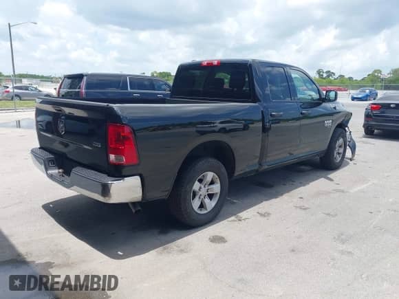 2024 Ram 1500 SLT z VIN 1C6RR6GG4RS123036, wystawiony jako IAAI lot #42356146 z przebiegiem 38 557 mil mil oraz . Historia ofert i sprzedaży dostępna na DreamBid. Obrazek 4.