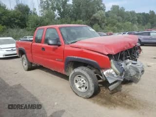 ✅ 2005 Chevrolet Silverado 2500HD LT • VIN: 1GCHK29U95E182936 • Lot: 66482714. Wystawiony na Copart z przebiegiem 98 994 mil. Bezpłatny archiwum sprzedaży aukcyjnych z USA i szczegółowy raport historii pojazdu na DreamBid. Zdjęcie 4.
