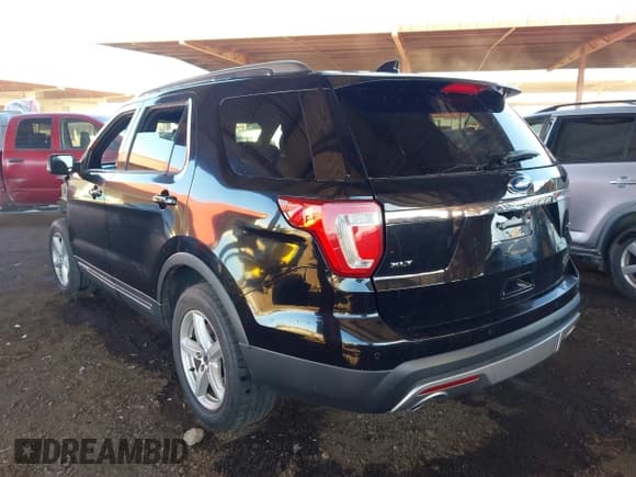 ✅ 2017 Ford Explorer XLT • VIN: 1FM5K8D8XHGD04725 • Лот: 43476408. Опубликован ранее на IAAI с пробегом 114 918 миль. Бесплатный доступ к архиву аукционных продаж из США и подробный отчёт об истории автомобиля на DreamBid. Изображение 3.