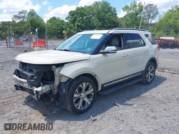 ✅ 2018 Ford Explorer Platinum • VIN: 1FM5K8HT4JGA50661 • Lot: 42184168. Wystawiony na IAAI z przebiegiem 126 407 mil. Bezpłatny archiwum sprzedaży aukcyjnych z USA i szczegółowy raport historii pojazdu na DreamBid. Zdjęcie 2.