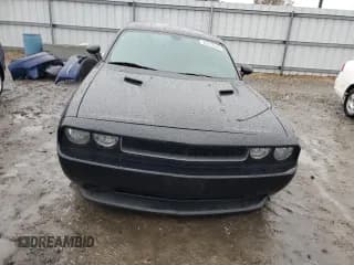 ✅ 2013 Dodge Challenger SXT • VIN: 2C3CDYAG5DH675912 • Lot: 82213544. Wystawiony na Copart z przebiegiem 76 646 mil. Bezpłatny archiwum sprzedaży aukcyjnych z USA i szczegółowy raport historii pojazdu na DreamBid. Zdjęcie 5.
