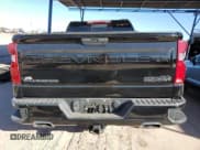 ✅ 2021 Chevrolet Silverado 1500 High Country • VIN: 1GCUYHEL2MZ404642 • Lot: 47047605. Wystawiony na Copart z przebiegiem 42 691 mil. Bezpłatny archiwum sprzedaży aukcyjnych z USA i szczegółowy raport historii pojazdu na DreamBid. Zdjęcie 6.