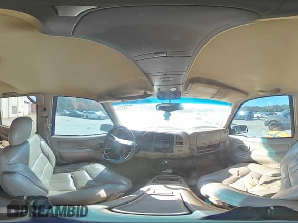 ✅ 1999 GMC Suburban • VIN: 3GKEC16R7XG542862 • Лот: 77568734. Опубликован ранее на Copart с пробегом 251 717 миль. Бесплатный доступ к архиву аукционных продаж из США и подробный отчёт об истории автомобиля на DreamBid. Изображение 13.