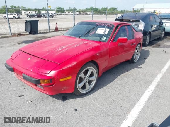 ✅ 1987 Porsche 944 • VIN: WP0AB0940HN472105 • Лот: 42590458. Опубликован ранее на IAAI с пробегом 112 916 миль. Бесплатный доступ к архиву аукционных продаж из США и подробный отчёт об истории автомобиля на DreamBid. Изображение 17.