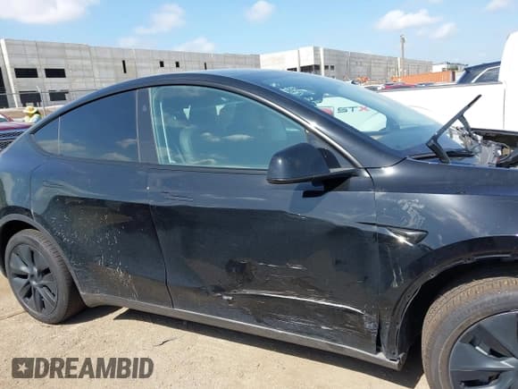 ✅ 2025 Tesla Model Y Long Range • VIN: 7SAYGDEDXSA347101 • Лот: 42717908. Опубликован ранее на IAAI с пробегом Не указан. Бесплатный доступ к архиву аукционных продаж из США и подробный отчёт об истории автомобиля на DreamBid. Изображение 13.