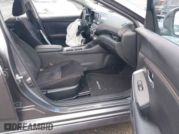 ✅ 2025 Nissan Sentra SR • VIN: 3N1AB8DV7SY321578 • Lot: 43822468. Wystawiony na IAAI z przebiegiem 14 354 mil. Bezpłatny archiwum sprzedaży aukcyjnych z USA i szczegółowy raport historii pojazdu na DreamBid. Zdjęcie 5.