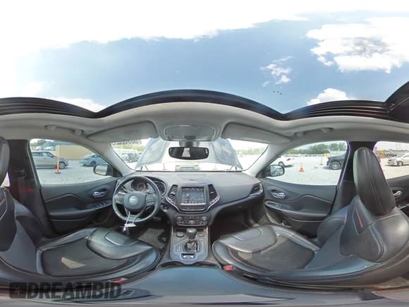 ✅ 2019 Jeep Cherokee Trailhawk Elite • VIN: 1C4PJMBXXKD422527 • Лот: 68966035. Опубликован ранее на Copart с пробегом 96 272 миль. Бесплатный доступ к архиву аукционных продаж из США и подробный отчёт об истории автомобиля на DreamBid. Изображение 16.