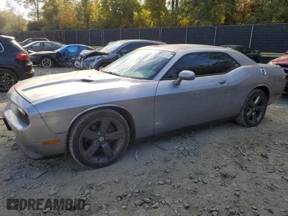 ✅ 2014 Dodge Challenger SXT • VIN: 2C3CDYAG3EH142443 • Lot: 75846514. Wystawiony na Copart z przebiegiem 94 377 mil. Bezpłatny archiwum sprzedaży aukcyjnych z USA i szczegółowy raport historii pojazdu na DreamBid. Zdjęcie 1.