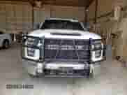 2021 Chevrolet Silverado 3500HD LT z VIN 1GC4YTEY5MF264828, wystawiony jako Copart lot #64197065 z przebiegiem Nie podano mil oraz Szkoda całkowita • Salvage title. Historia ofert i sprzedaży dostępna na DreamBid. Obrazek 5.