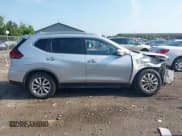 ✅ 2018 Nissan Rogue SL • VIN: JN8AT2MT9JW452947 • Lot: 42870631. Wystawiony na IAAI z przebiegiem 102 863 mil. Bezpłatny archiwum sprzedaży aukcyjnych z USA i szczegółowy raport historii pojazdu na DreamBid. Zdjęcie 14.
