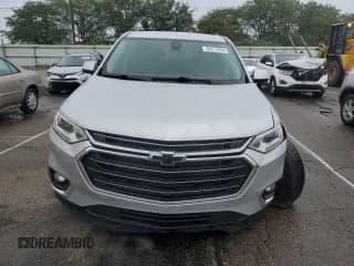 ✅ 2021 Chevrolet Traverse LT Cloth • VIN: 1GNERGKW4MJ200327 • Lot: 62613294. Wystawiony na Copart z przebiegiem 74 233 mil. Bezpłatny archiwum sprzedaży aukcyjnych z USA i szczegółowy raport historii pojazdu na DreamBid. Zdjęcie 5.
