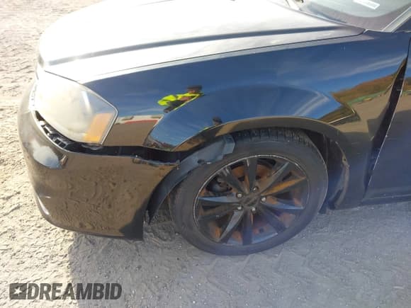 ✅ 2013 Dodge Avenger SXT • VIN: 1C3CDZCG3DN746700 • Lot: 43557236. Wystawiony na IAAI z przebiegiem 176 700 mil. Bezpłatny archiwum sprzedaży aukcyjnych z USA i szczegółowy raport historii pojazdu na DreamBid. Zdjęcie 6.