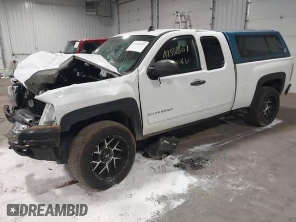✅ 2011 Chevrolet Silverado 1500 LS • VIN: 1GCRKREA5BZ382029 • Lot: 42336307. Wystawiony na IAAI z przebiegiem 157 883 mil mil. Skorzystaj z bezpłatnego archiwum sprzedaży aukcyjnych z USA i zobacz szczegółowy raport historii pojazdu na DreamBid. Zdjęcie 17.