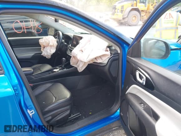 ✅ 2022 Jeep Compass Limited • VIN: 3C4NJDCB8NT200478 • Lot: 43058140. Listed on IAAI with 46,960 mi. Free auction sales archive from the USA and detailed vehicle history report at DreamBid. Image 5.