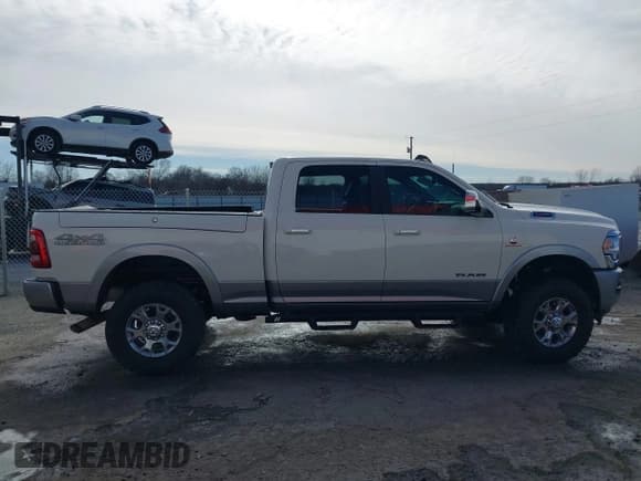 ✅ 2022 Ram 2500 Laramie • VIN: 3C6UR5FLXNG105323 • Lot: 41359667. Listed on IAAI with 33,266 mi. Free auction sales archive from the USA and detailed vehicle history report at DreamBid. Image 13.