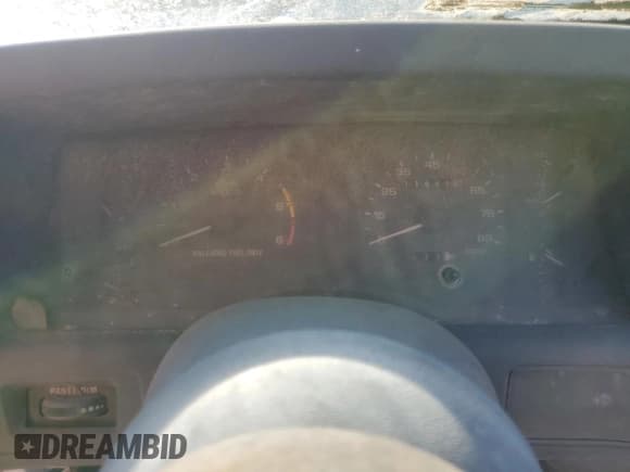 ✅ 1989 Ford Mustang • VIN: 1FABP44A0KF168239 • Lot: 84413445. Wystawiony na Copart z przebiegiem 11 962 mil. Bezpłatny archiwum sprzedaży aukcyjnych z USA i szczegółowy raport historii pojazdu na DreamBid. Zdjęcie 9.